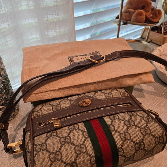 Gucci GG Supreme Monogram crossbody (small) - Picture 4 of 14